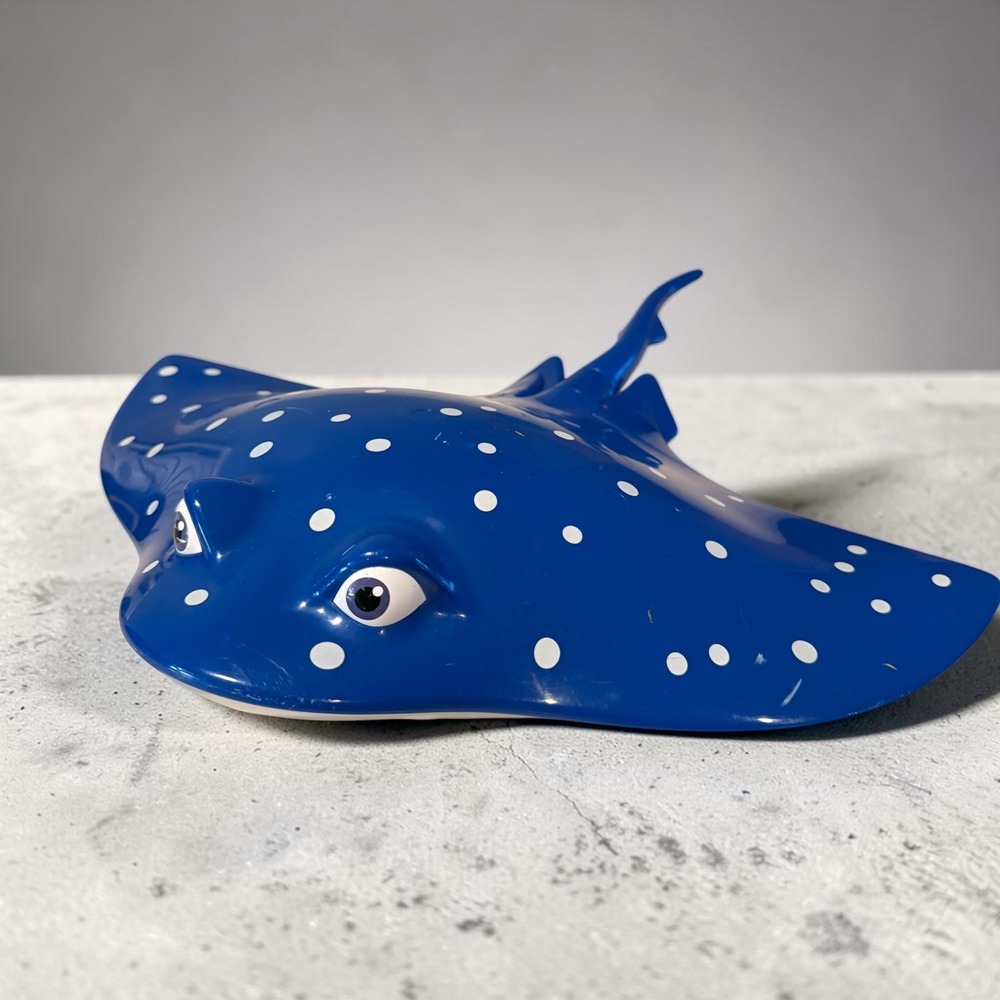 Disney Pixar Finding Dory Mr. Ray 3-in-1 Swigglefish Storage Case Playset Toy